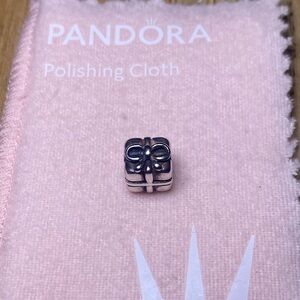 Pandora Sterling Silver Gift Box Charm – S925 ALE | Excellent Condition